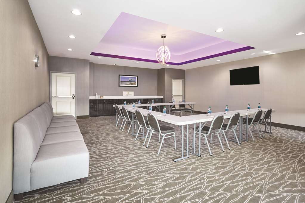 la quinta inn and suites by wyndham springfield il