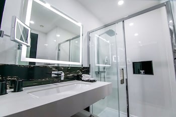 montcalm royal london house london city