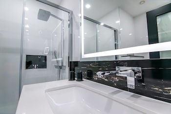montcalm royal london house london city