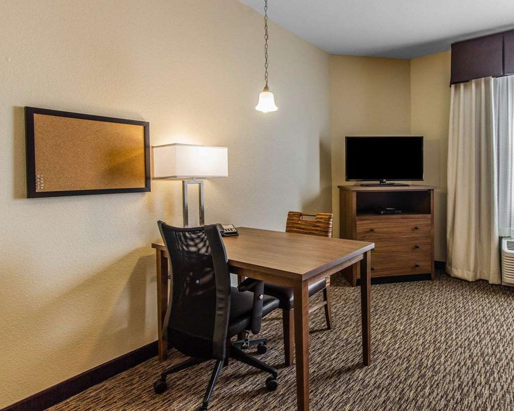 mainstay suites watford city event center