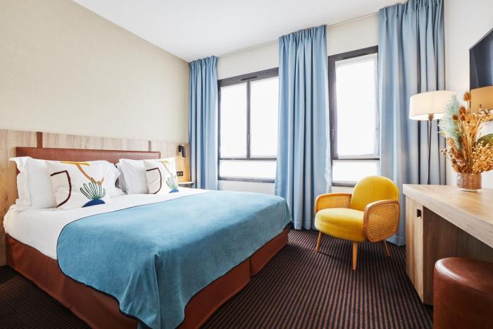 plaza tour eiffel hotel