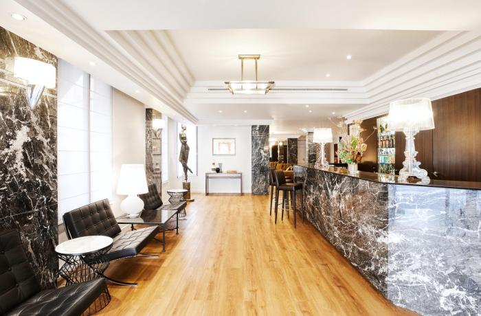 plaza tour eiffel hotel