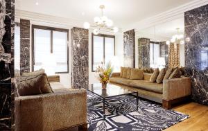 plaza tour eiffel hotel