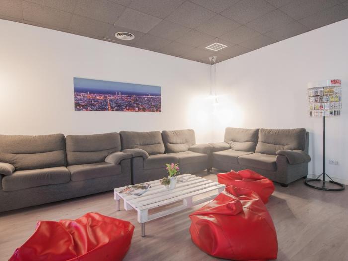 no limit hostel central