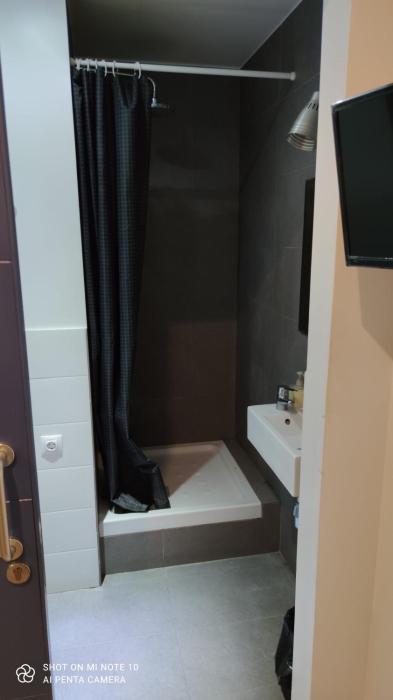 no limit hostel central