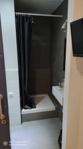 no limit hostel central