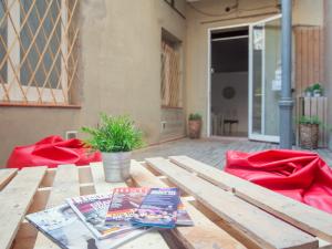 no limit hostel central