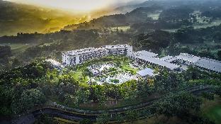 Royal Tulip Gunung Geulis Resort And Golf,In Megamendung,5 star