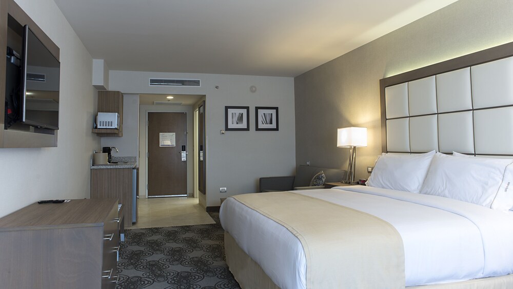 holiday inn express and suites chihuahua juventud by ihg