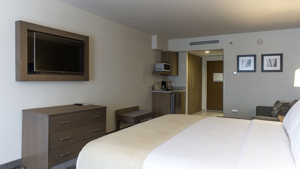 holiday inn express and suites chihuahua juventud by ihg