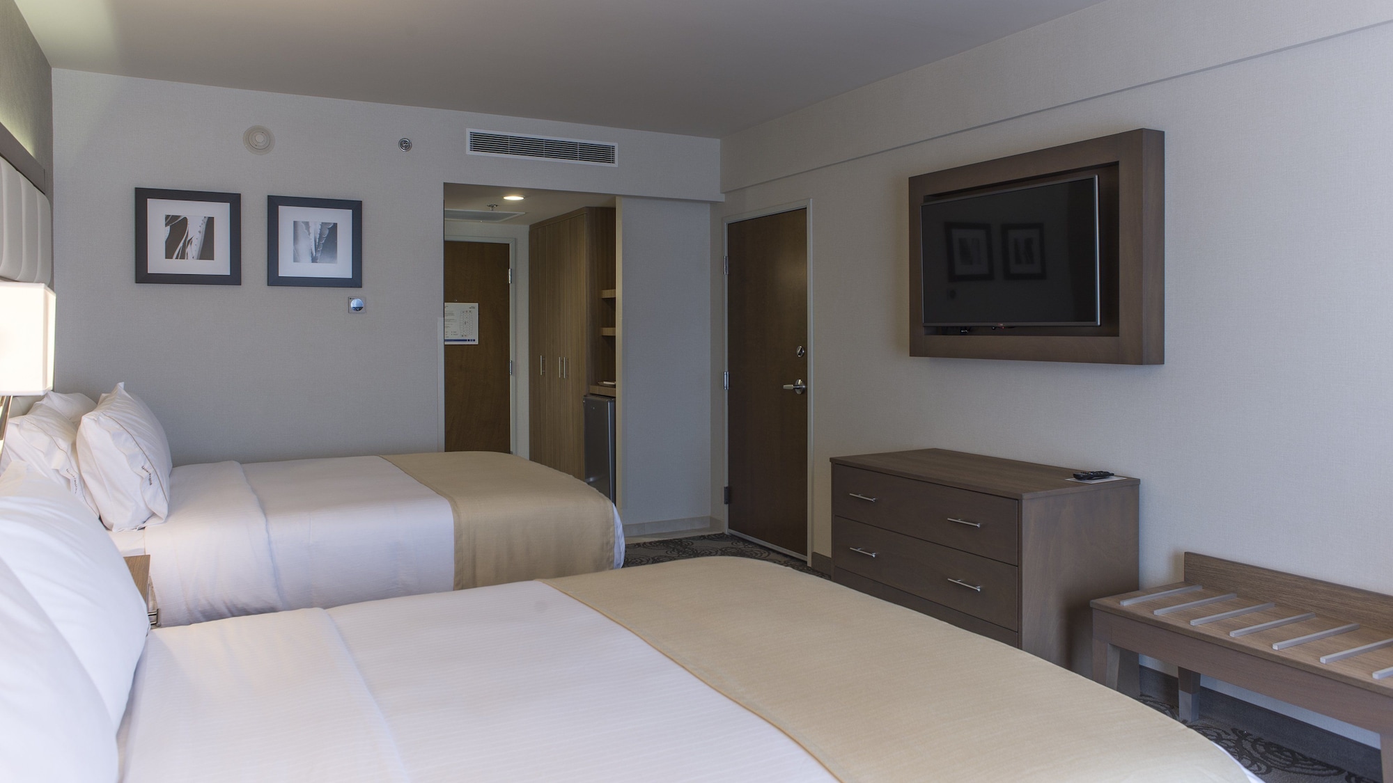 holiday inn express and suites chihuahua juventud by ihg