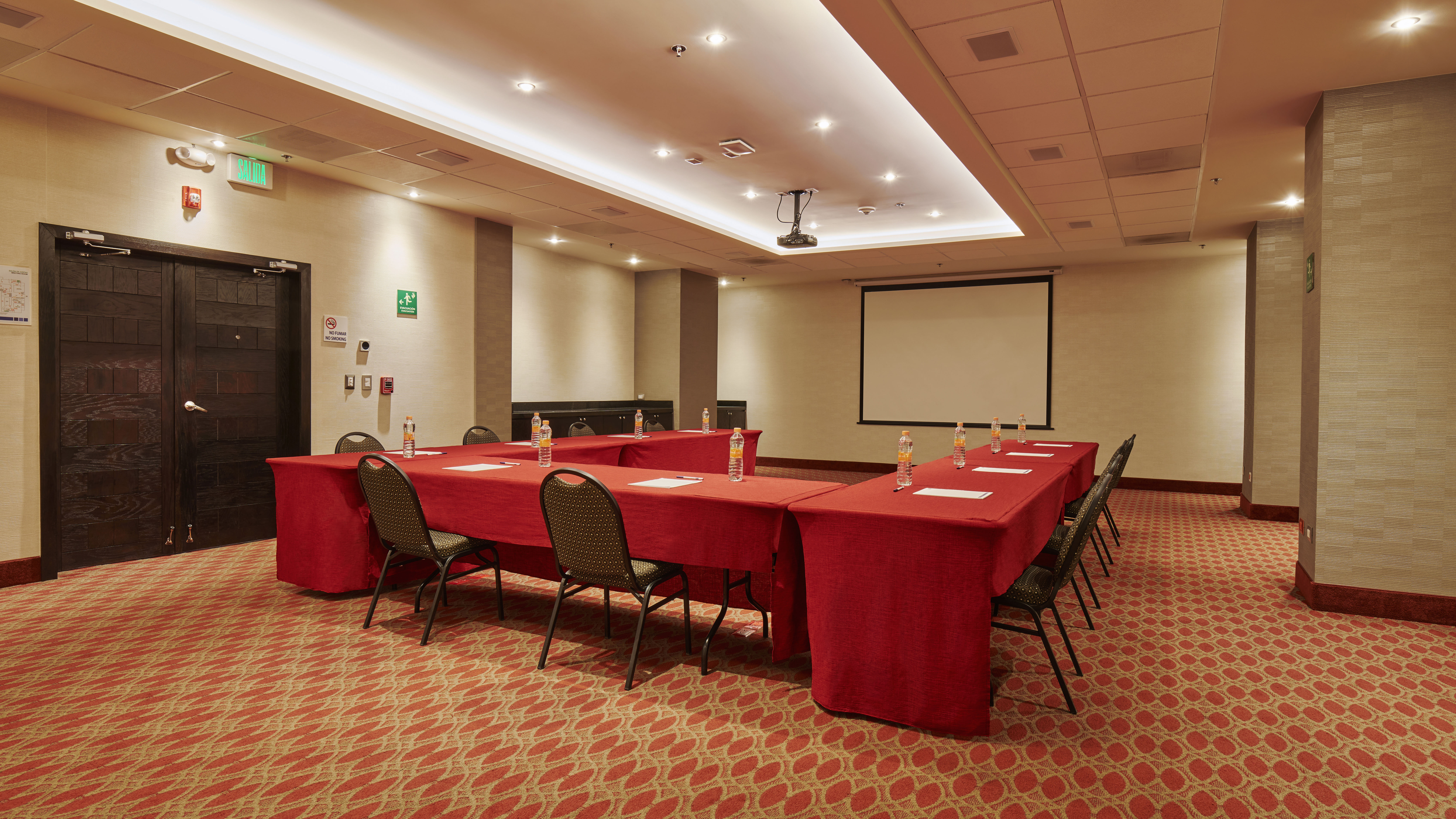 holiday inn express and suites chihuahua juventud by ihg