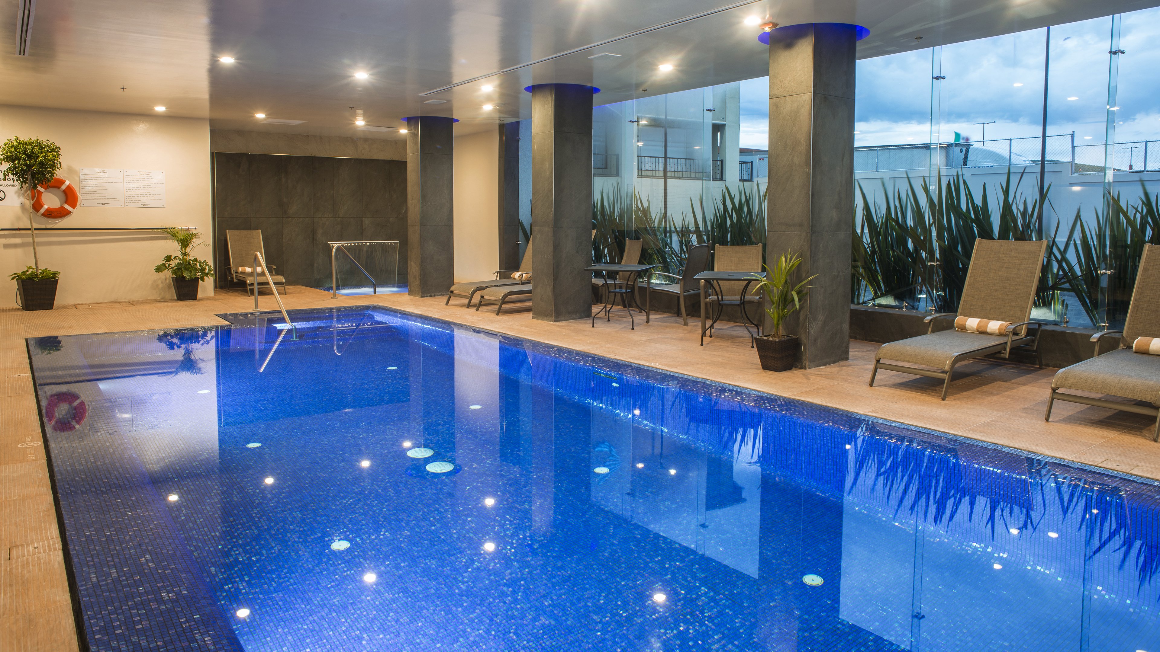 holiday inn express and suites chihuahua juventud by ihg