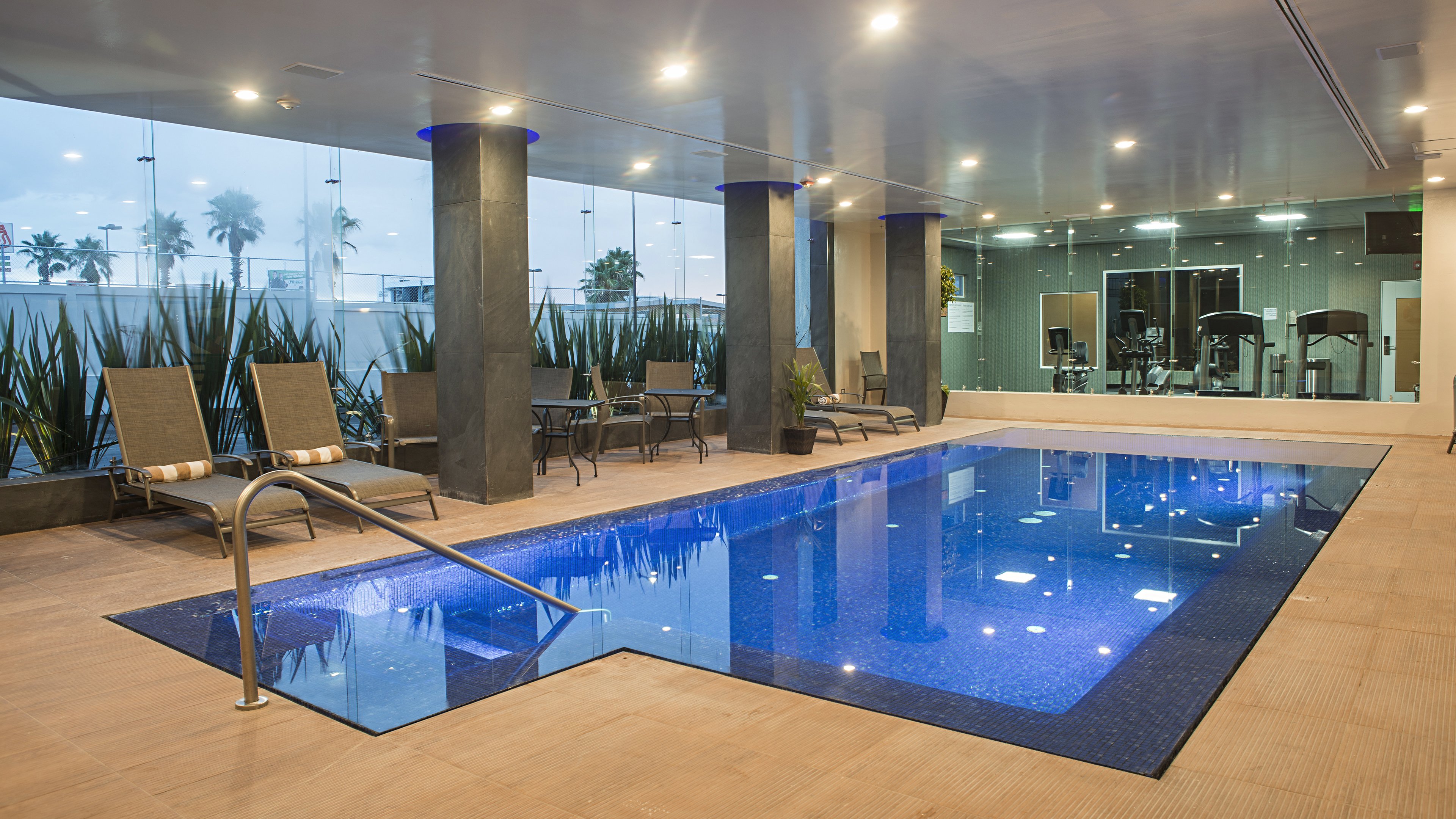 holiday inn express and suites chihuahua juventud by ihg