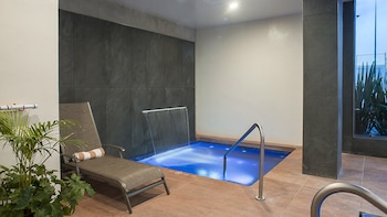 Holiday Inn Express & Suites Chihuahua Juventud By Ihg,Fashion Mall>>Chihuahua,3 star