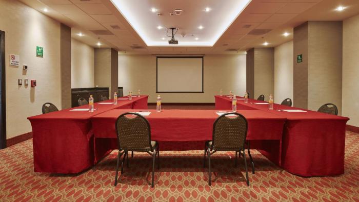 holiday inn express and suites chihuahua juventud by ihg