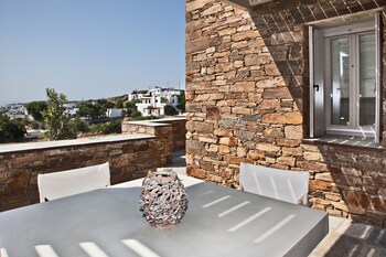 tinos