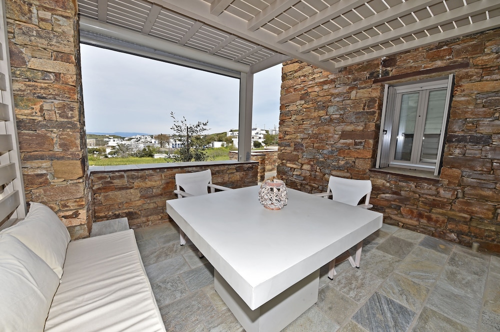 tinos