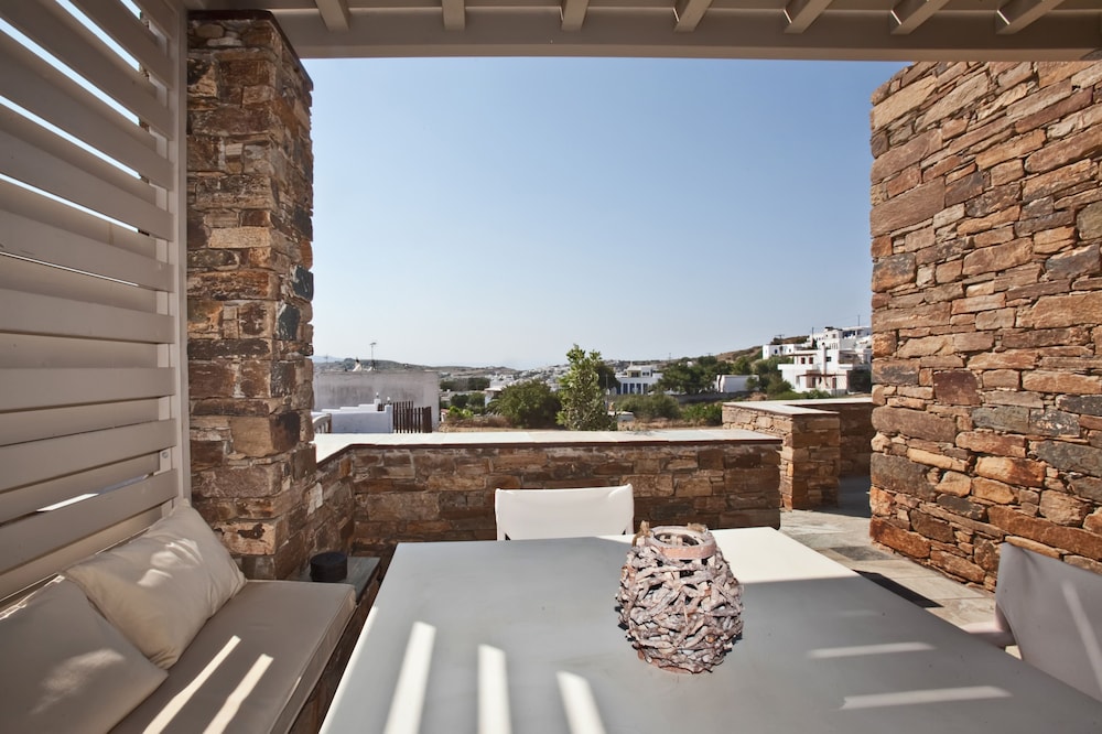 tinos
