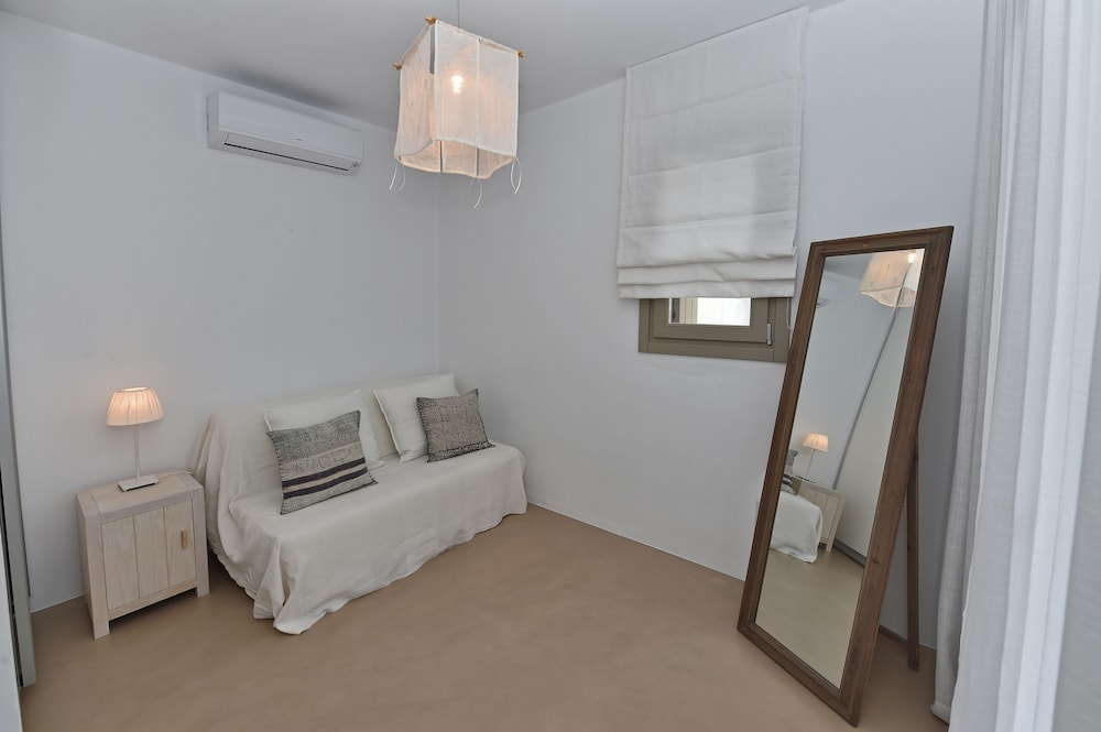 tinos