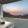 white tinos luxury suites