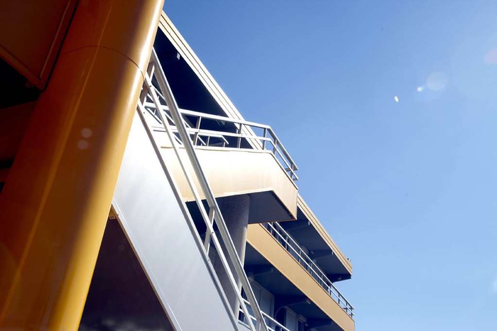 premiere classe marseille vitrolles anjoly