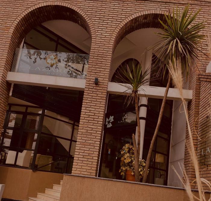 hotel lazaro