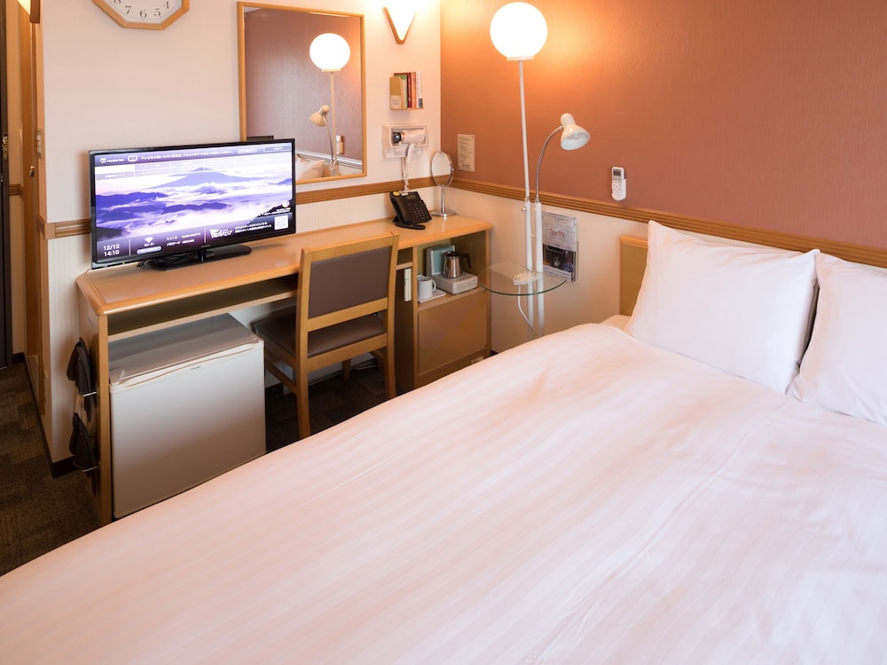 toyoko inn aioi station shinkansen