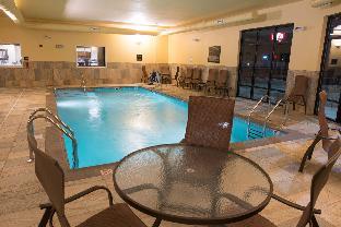 hampton inn and suites bismarck northwest