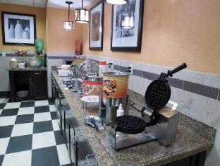 hampton inn and suites bismarck northwest
