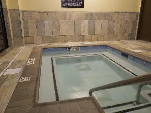 hampton inn and suites bismarck northwest