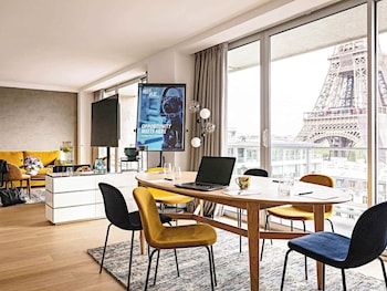 pullman paris tour eiffel