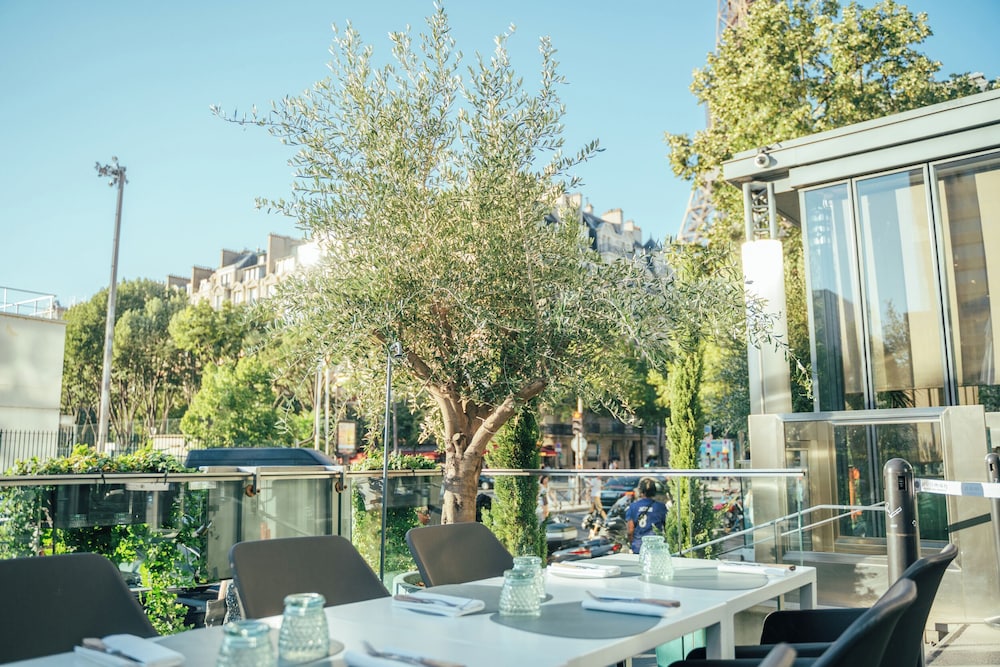 pullman paris tour eiffel