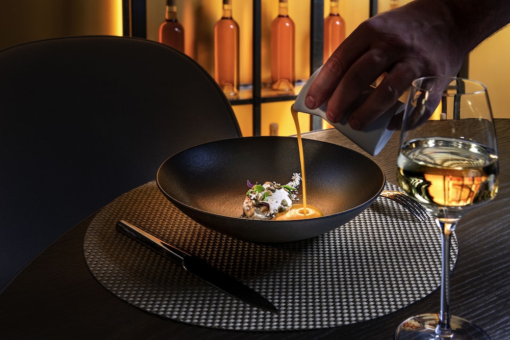 le louis versailles chateau mgallery hotel collection