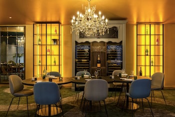 le louis versailles chateau mgallery hotel collection