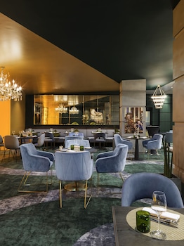 le louis versailles chateau mgallery hotel collection