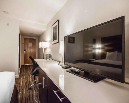 quality hotel airport south