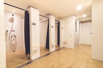 ahiruyah guest house in kaohsiung hostel