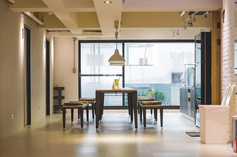 ahiruyah guest house in kaohsiung hostel