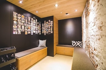 ahiruyah guest house in kaohsiung hostel