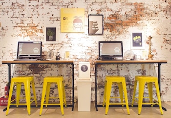 ahiruyah guest house in kaohsiung hostel