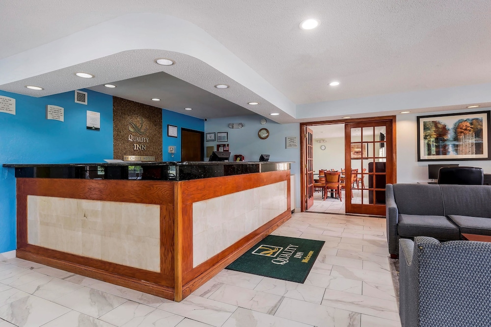 quality inn sycamore dekalb