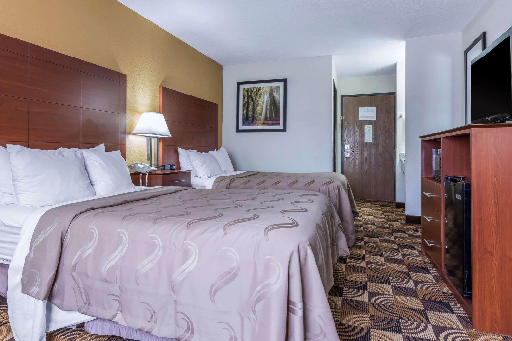 quality inn sycamore dekalb