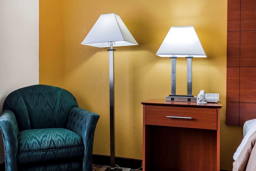 quality inn sycamore dekalb