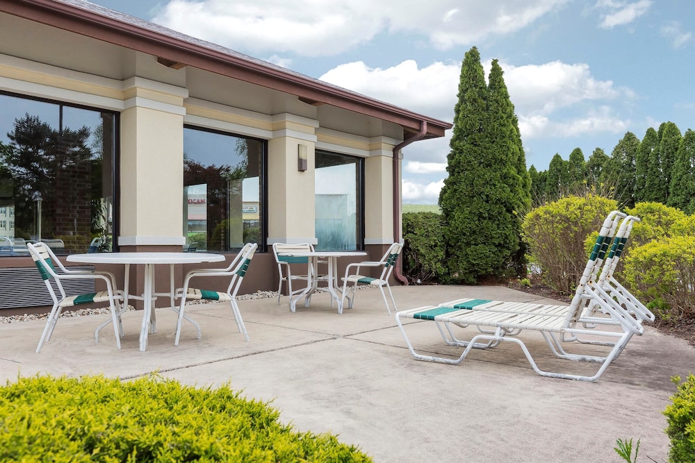 quality inn sycamore dekalb