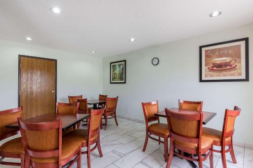 quality inn sycamore dekalb