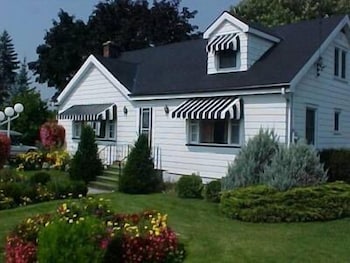 Trenton Park Motel,,3 star