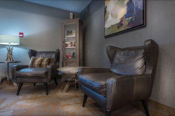 Timber Ridge Inn And Suites,Near Fox Creek Church,4 star