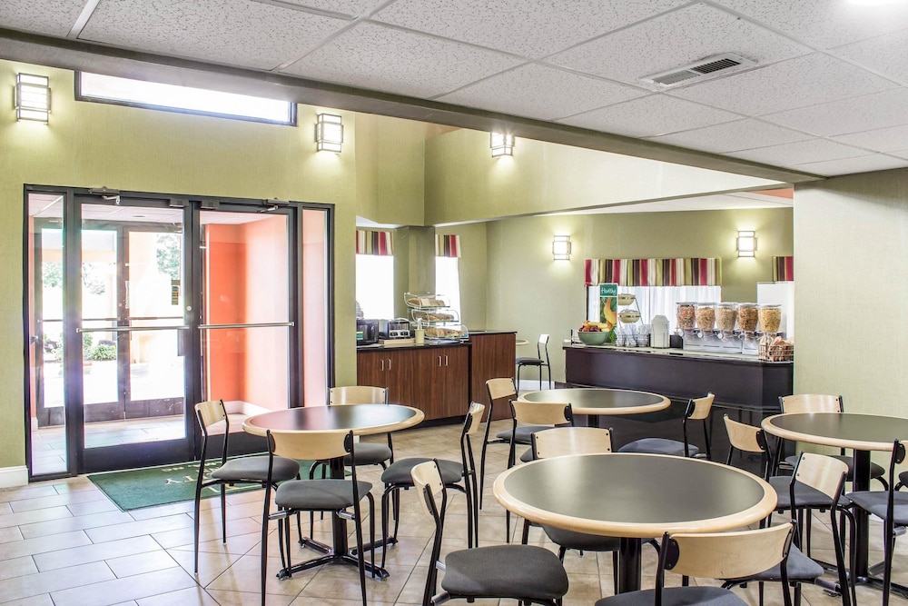 quality inn selma smithfield