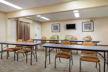 quality inn thomaston